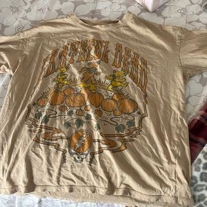 Mustard yellow American eagle Halloween band tee